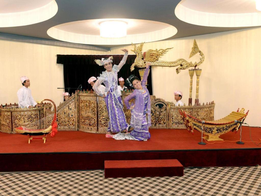 Taw Win Garden Hotel Yangon Exterior photo